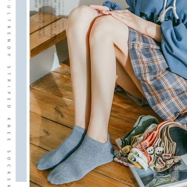 10-Pack: Embroidered Expression Women Socks