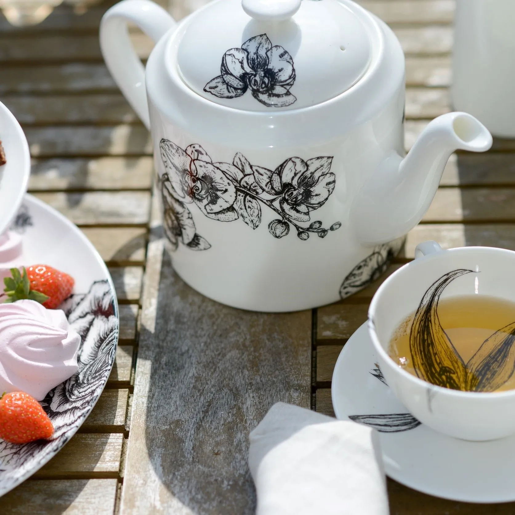 Fine Bone China Botanical Teapot