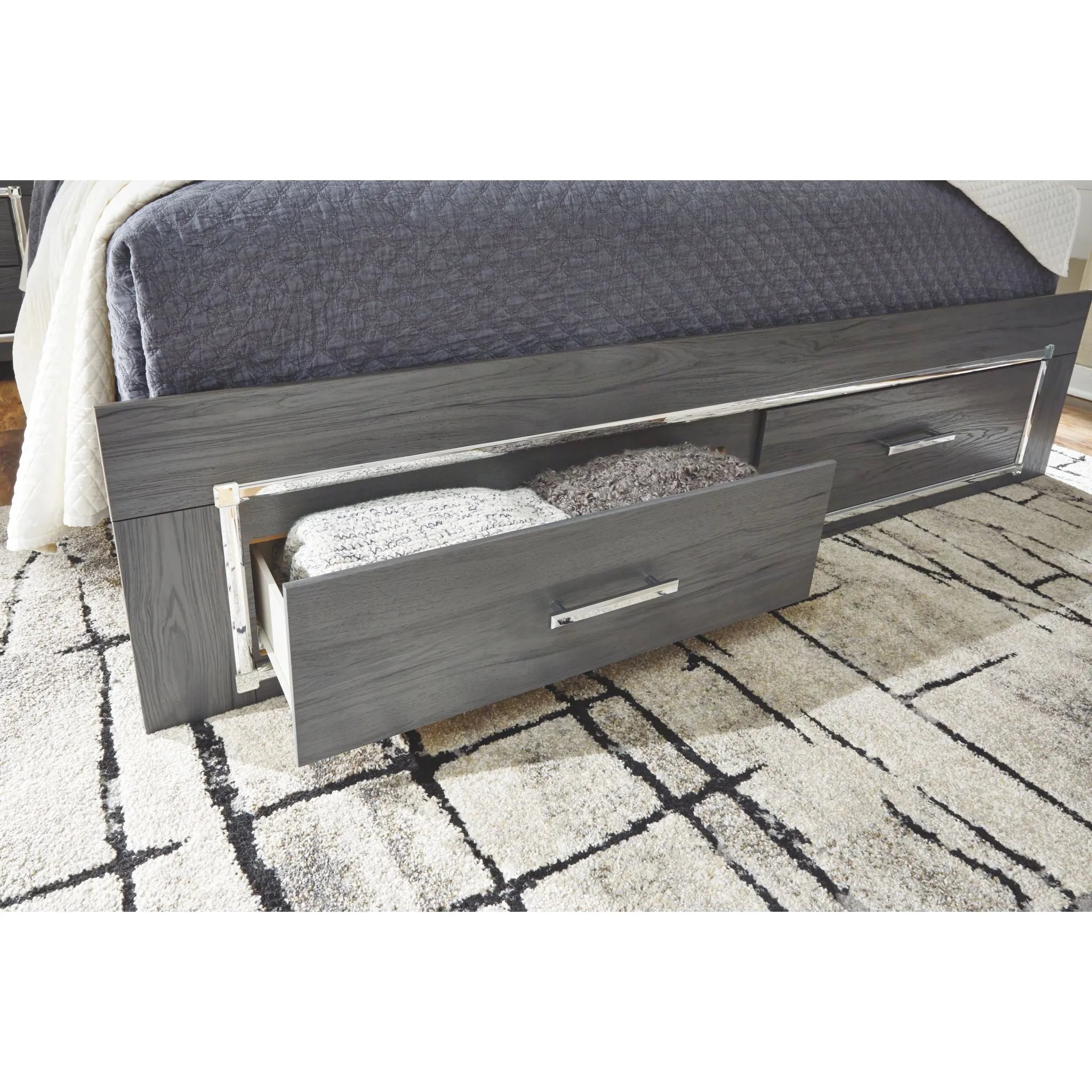Lodanna 5 Piece Full Storage Bedroom