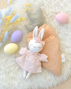 Mini bunny and carrot-shaped bed