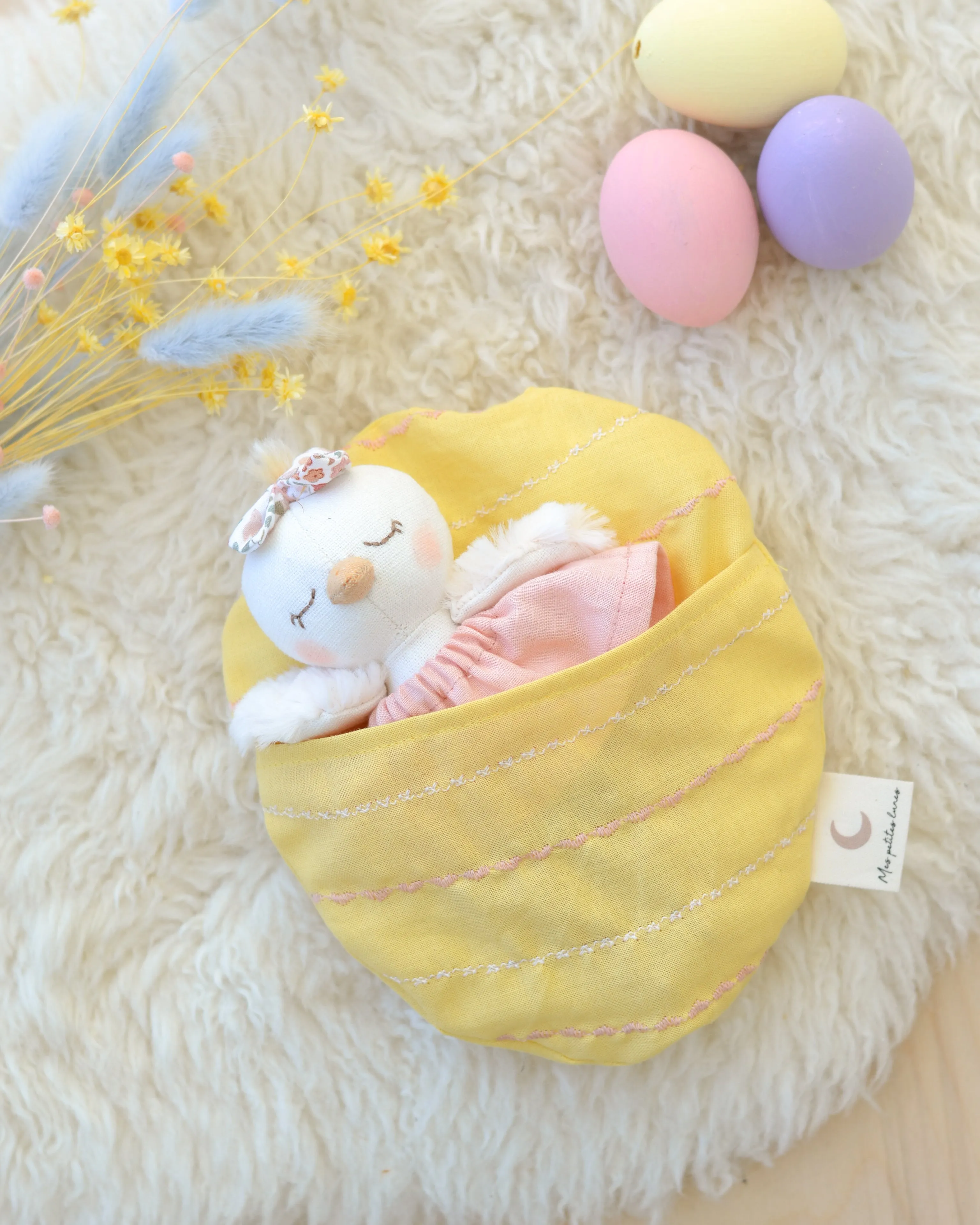 Mini Chick and Easter Egg-shaped Bed yellow