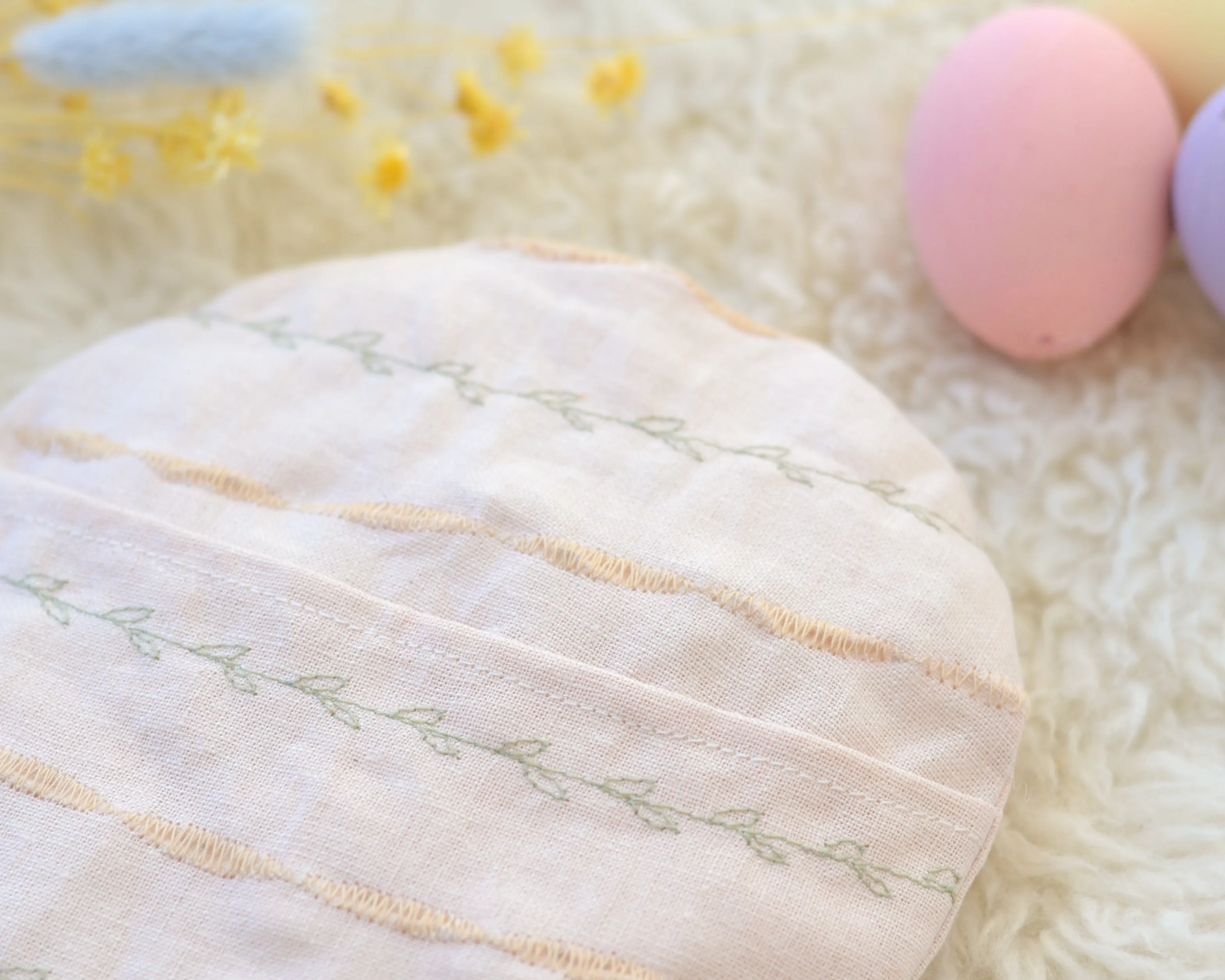 Mini Chick and Easter Egg-shaped Bed