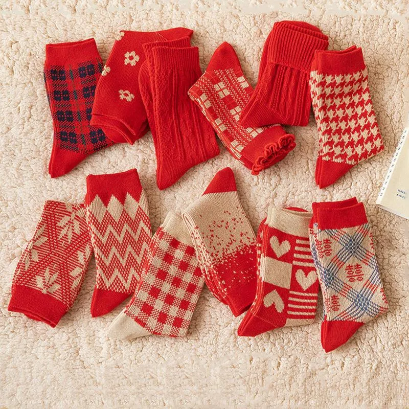 Red Retro Cotton Stockings Calf Length Christmas Gifts Series 3 Pairs