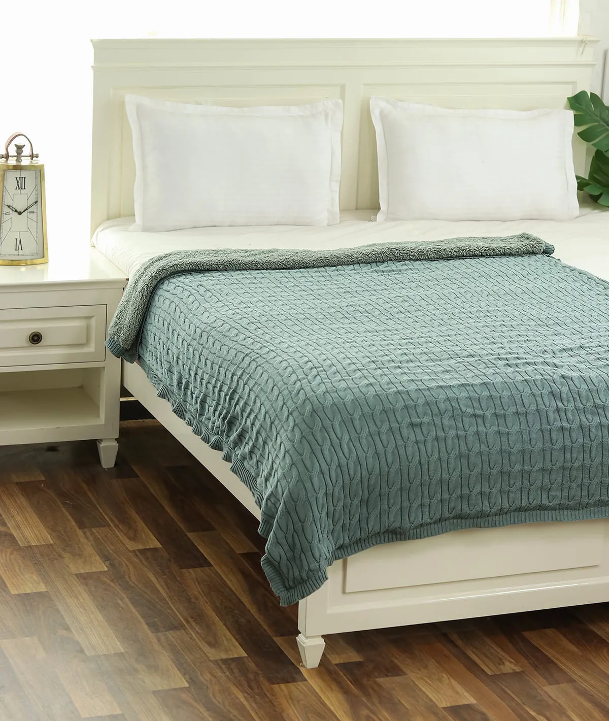 Snake Cable Cotton Knitted Single Bed Sherpa Blanket (Blue Daisy)